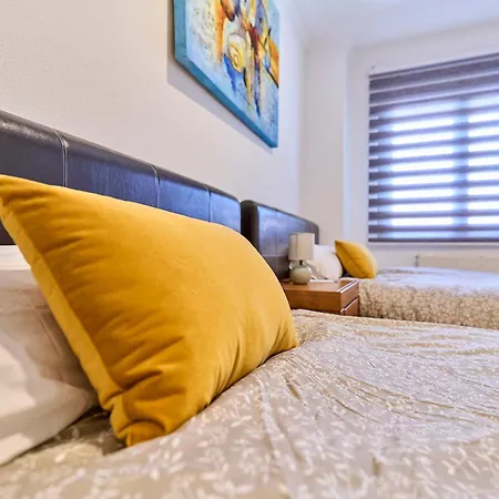 By Gaiarooms 2* Villamayor