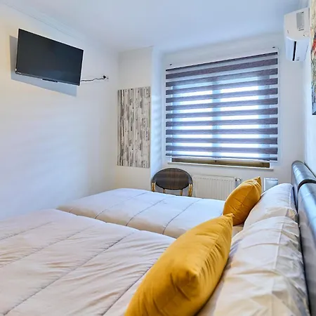 Szálloda By Gaiarooms 2*