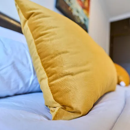 By Gaiarooms 2* Villamayor