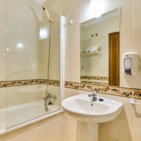 By Gaiarooms Szálloda